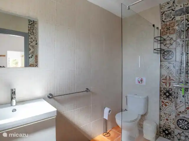 villa huren in Spanje, Andalusië, Cómpeta – Casa Rey Landelijk Appartement met eigen badkamer met douche