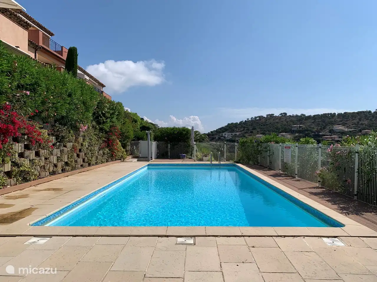 das Schwimmbad, gemeinschaftlich