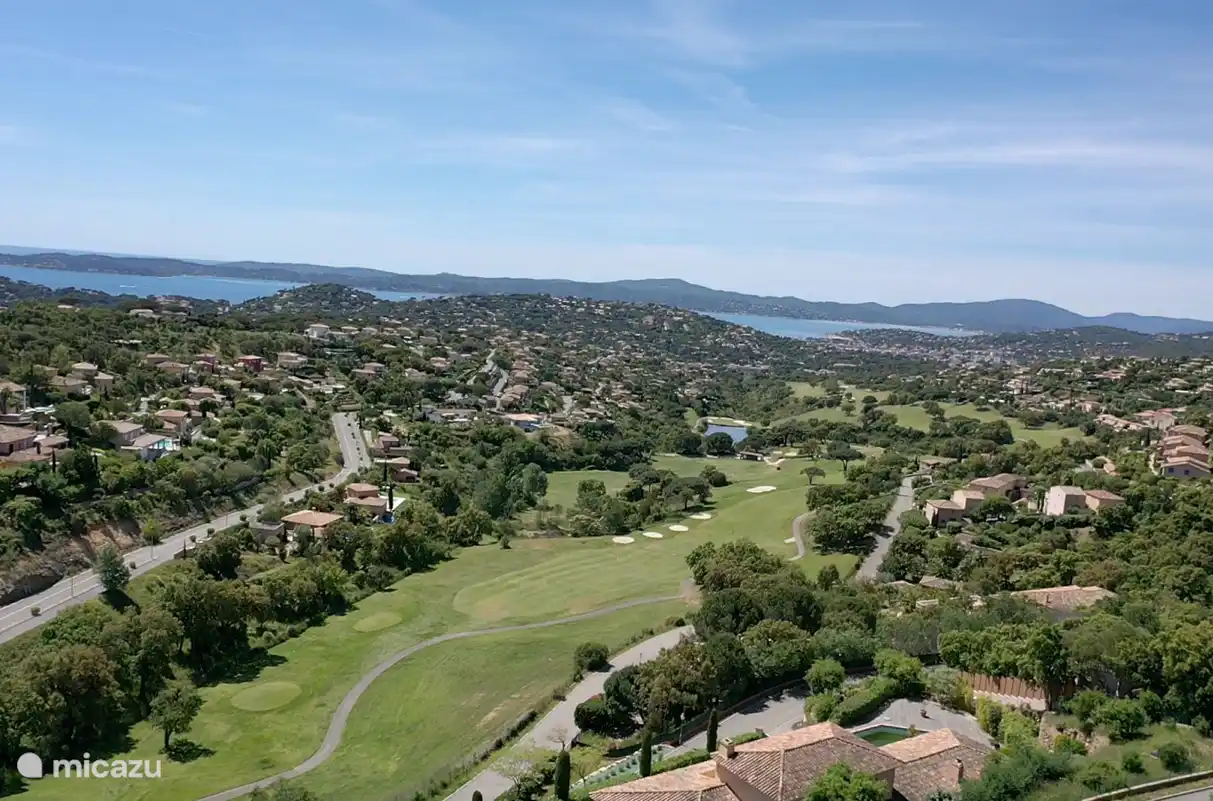 Blick über den Golfplatz, Richtung Meer