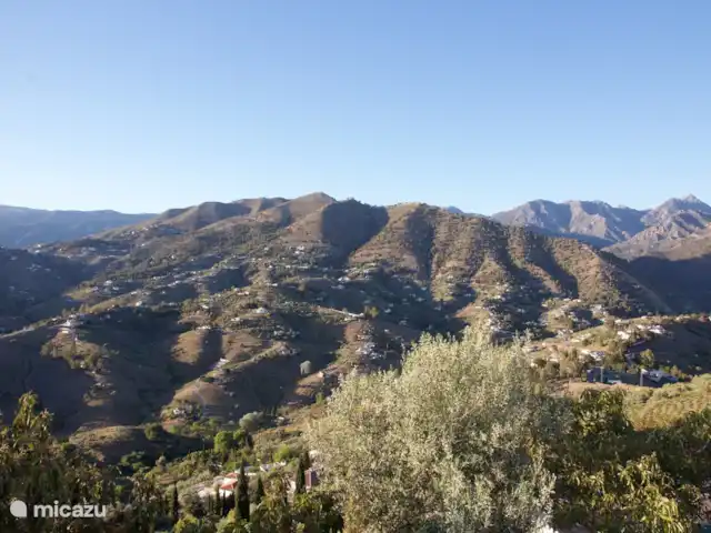 El Gato Sonriente en España, Andalucía, Cómpeta - villa Vista a la montaña