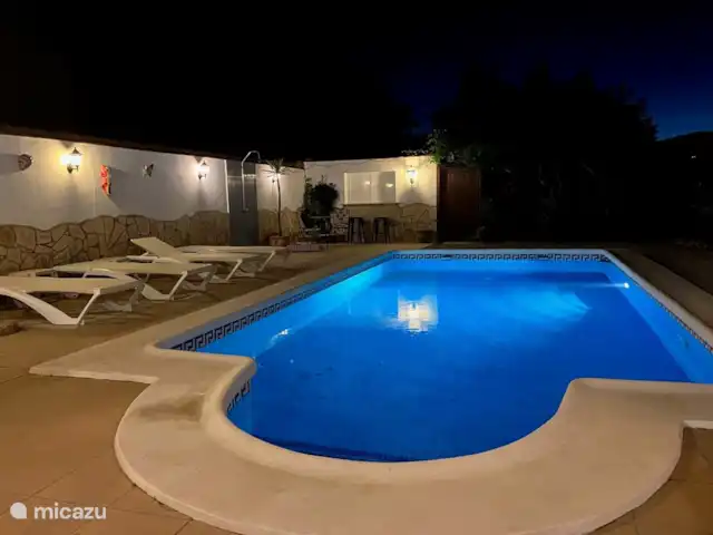 El Gato Sonriente en España, Andalucía, Cómpeta - villa También se puede nadar por la noche