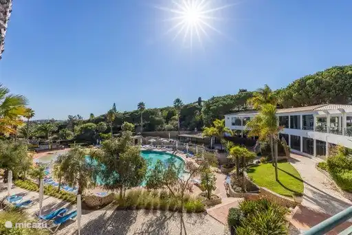 Piscine communautaire et centre de remise en forme spa