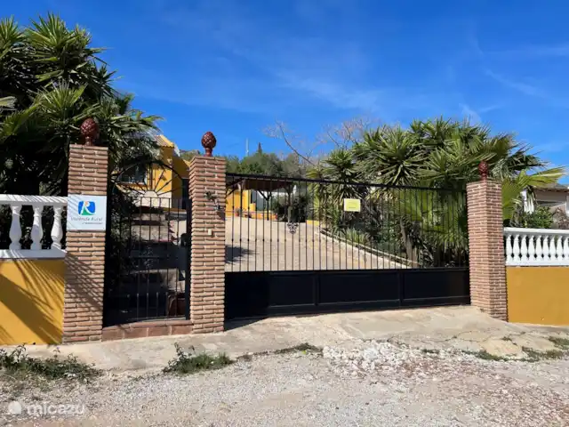 Casa Katarina | Espagne, Andalousie, Alcaucin - maison de vacances Accès au jardin privé et à la maison. Ici, vous pouvez profiter d’une intimité et d’un silence absolus