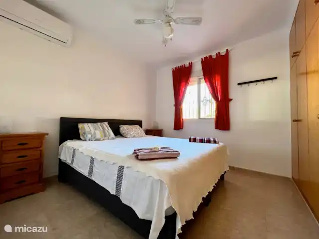 Casa Katarina | Espagne, Andalousie, Alcaucin - maison de vacances Chambre 1 avec grand sommier tapissier