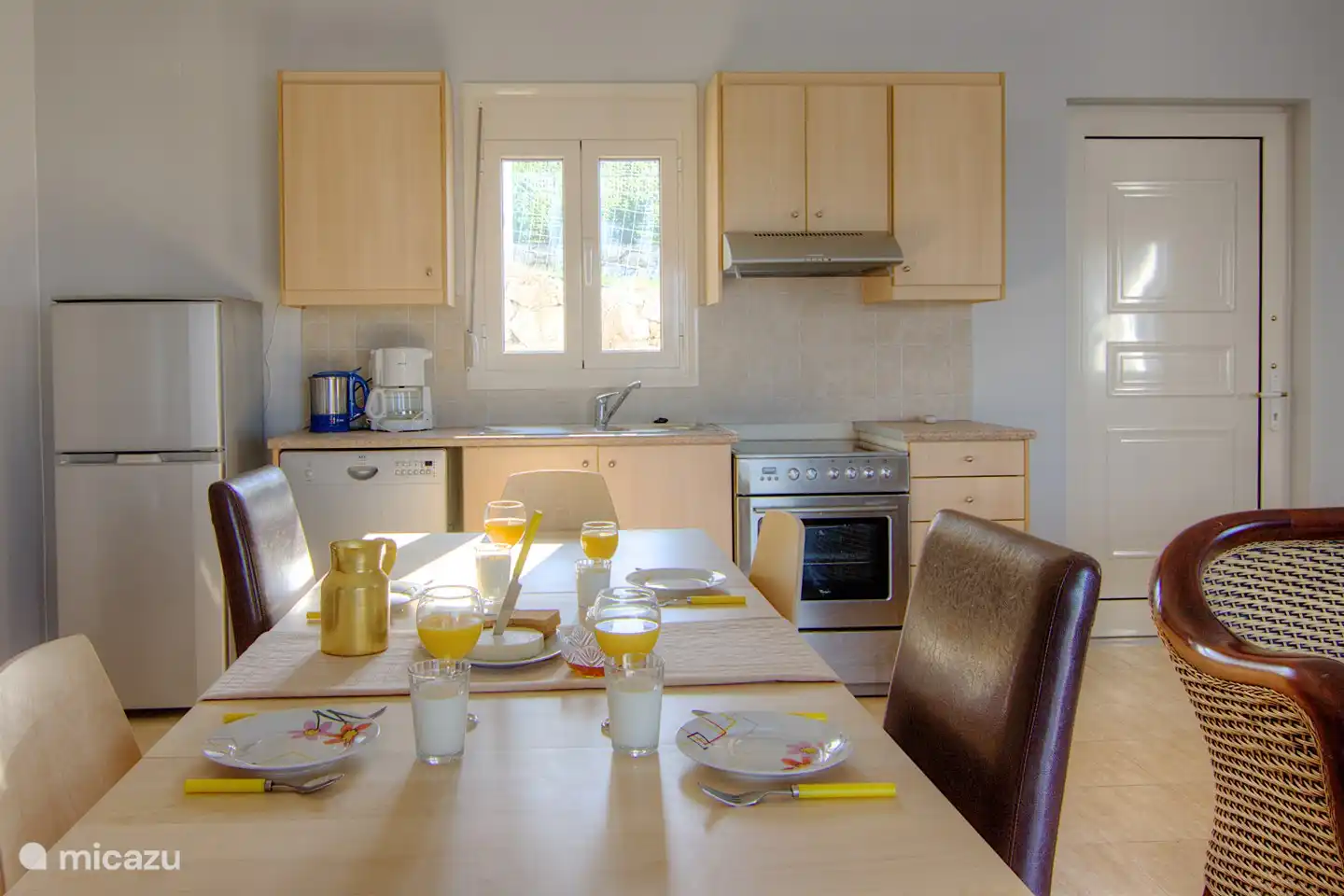 Küche mit Essbereich