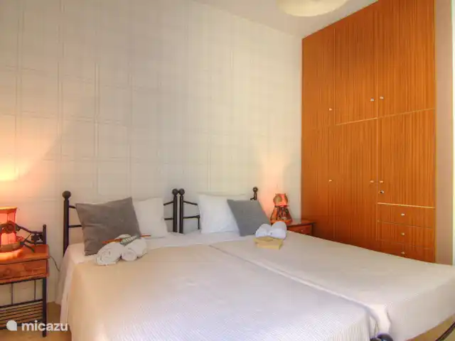 Villa Afroditi | Grèce, Crète, Agia Triada - villa Armoires spacieuses dans les deux chambres