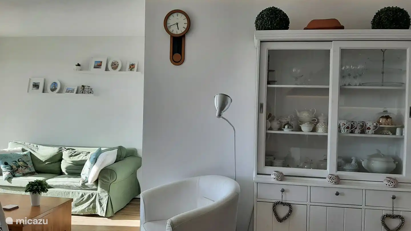 the area between living room and kitchen.