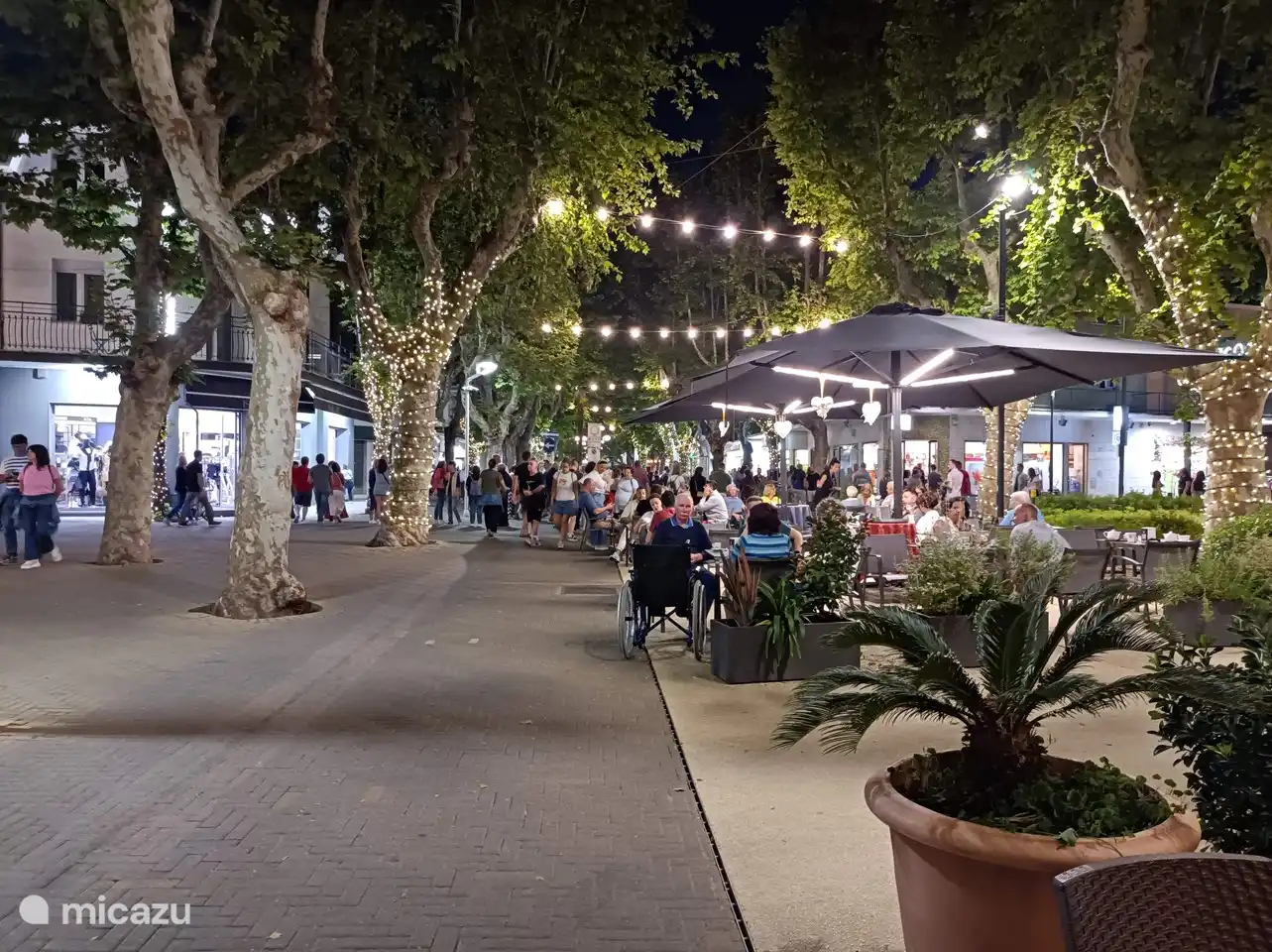Stroll along the boulevard of Bellaria.