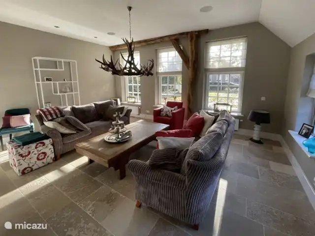 La cour intérieure | Pays-Bas, Overijssel, Vriezenveen - maison de vacances séjour avec cheminée et coin salon
