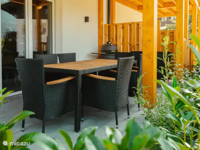 Burbuja en las pistas en Austria, Carintia, Kötschach-Mauthen - chalet relájate en el patio trasero.