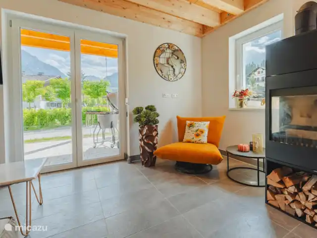 Burbuja en las pistas en Austria, Carintia, Kötschach-Mauthen - chalet Ambiente relajante en el salón.