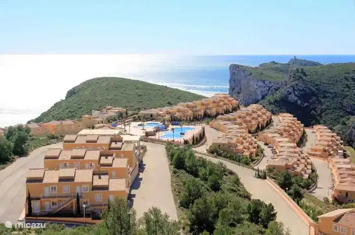 Der Teil von Cumbre del Sol, in dem sich unsere Wohnung befindet, aus der Luft gesehen