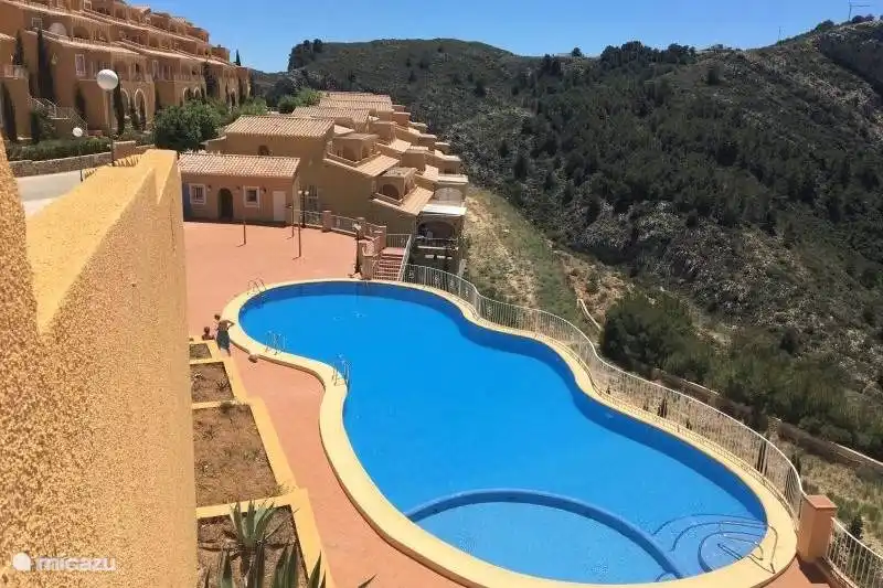 Einer der Gemeinschaftspools. Dieses ist wunderschön gelegen und liegt 50 Meter vom Monte Amigo entfernt.