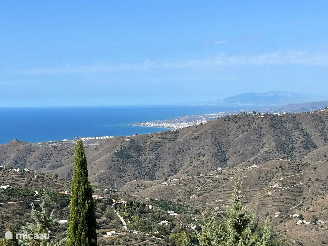 Vue à droite de Malaga et parfois de l'Afrique.
