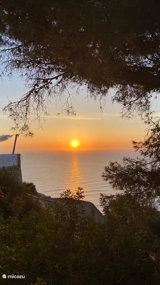 Den Sonnenuntergang jeden Abend genießen