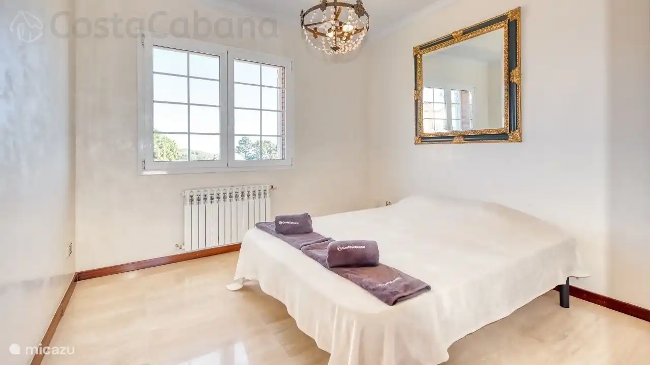 Villa moderna con piscina privada en una bonita zona tranquila