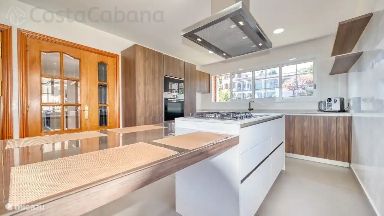 Villa moderna con piscina privada en una bonita zona tranquila