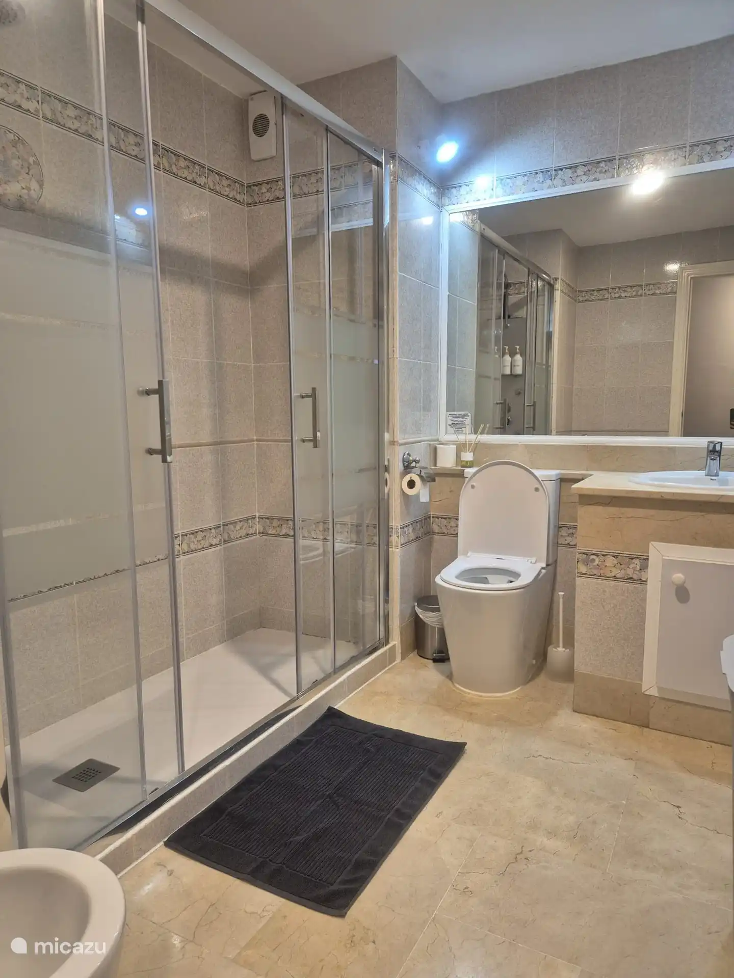 Badezimmer neben dem 1. Schlafzimmer