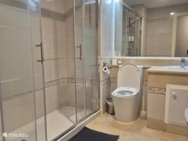 Vista al campo de golf - Casa Faja Lobi en España, Andalucía, Mijas - apartamento Baño adyacente al 1er dormitorio