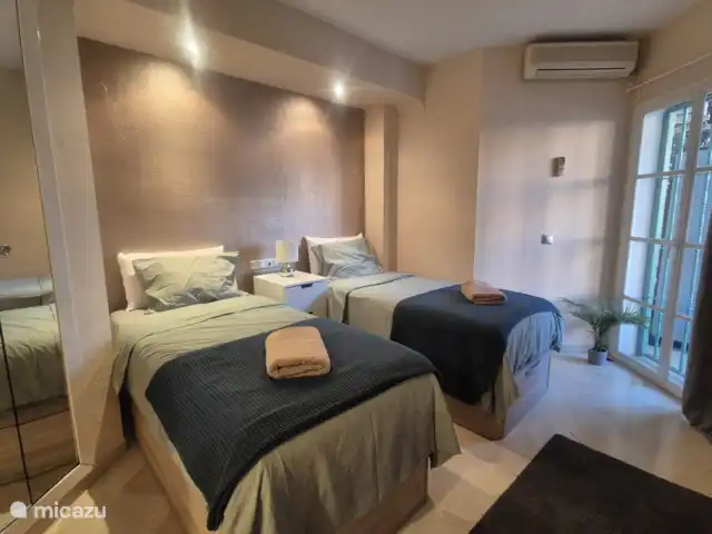 Vista al campo de golf - Casa Faja Lobi en España, Andalucía, Mijas - apartamento El 2º dormitorio con camas separadas se puede juntar.