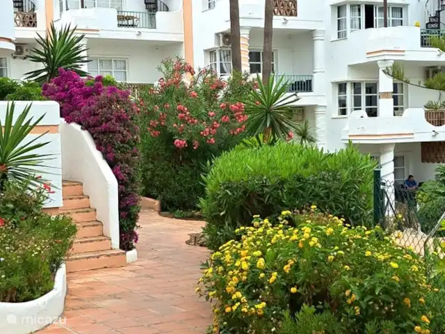Vista al campo de golf - Casa Faja Lobi en España, Andalucía, Mijas - apartamento El hermoso jardín