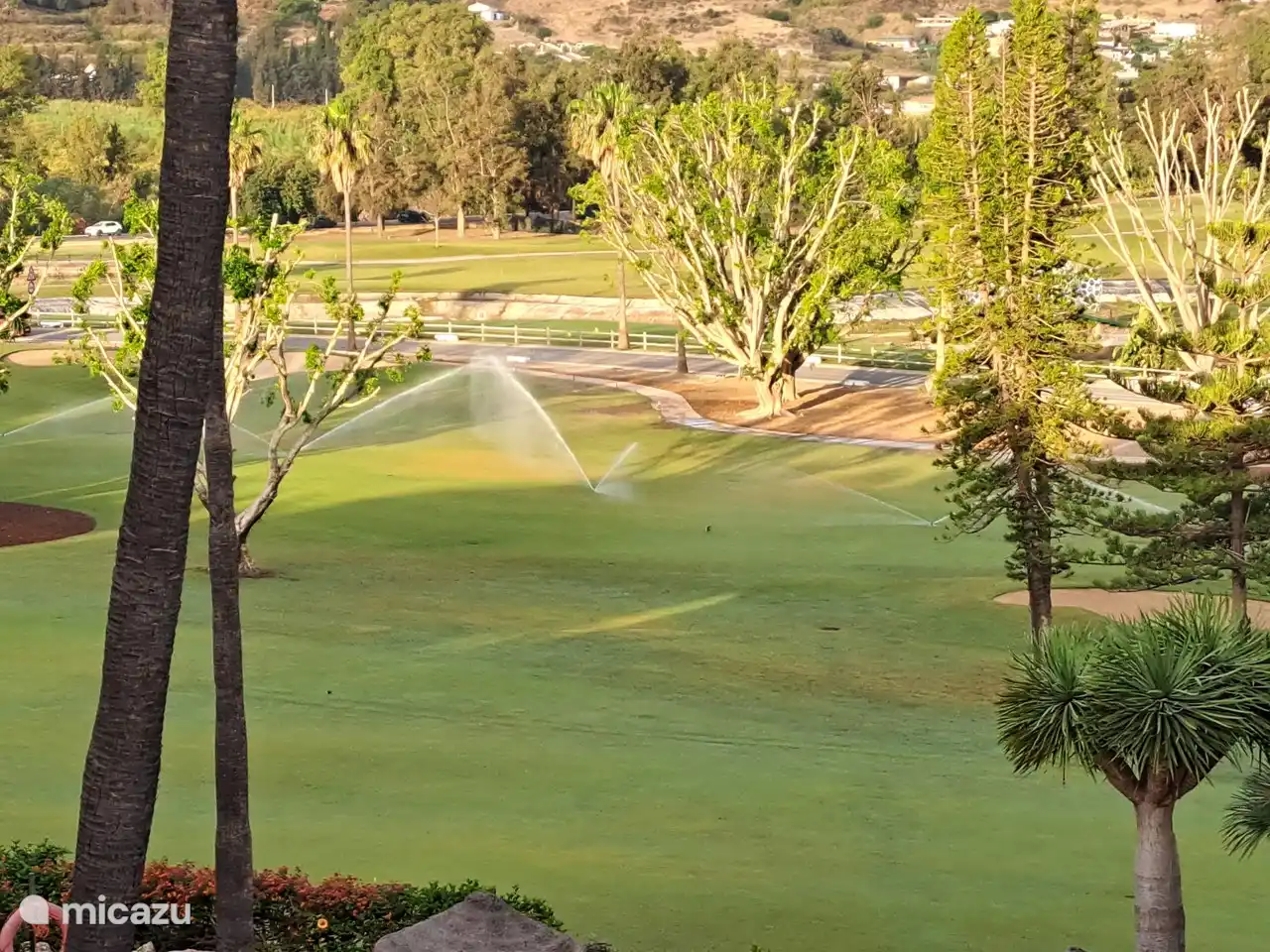 Blick von der Terrasse auf den Golfplatz
