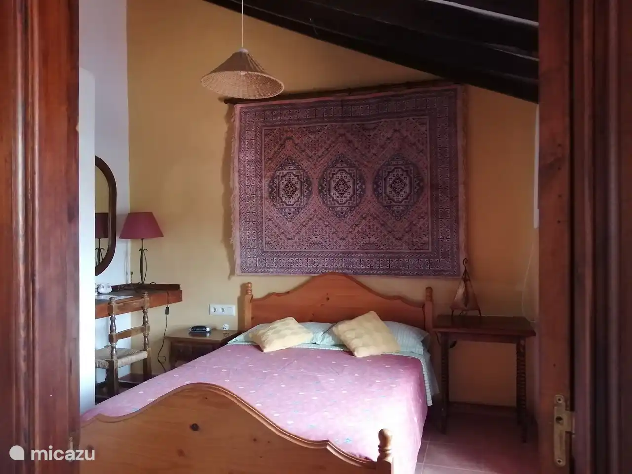 Doppelzimmer zweites Mehl, mit Wandteppich