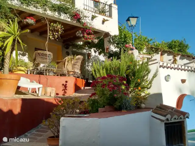 Villa Carlitos en Comares Andalucía en España, Costa del Sol, Comares - casa rural / cabaña Terrazas que bajan a la piscina