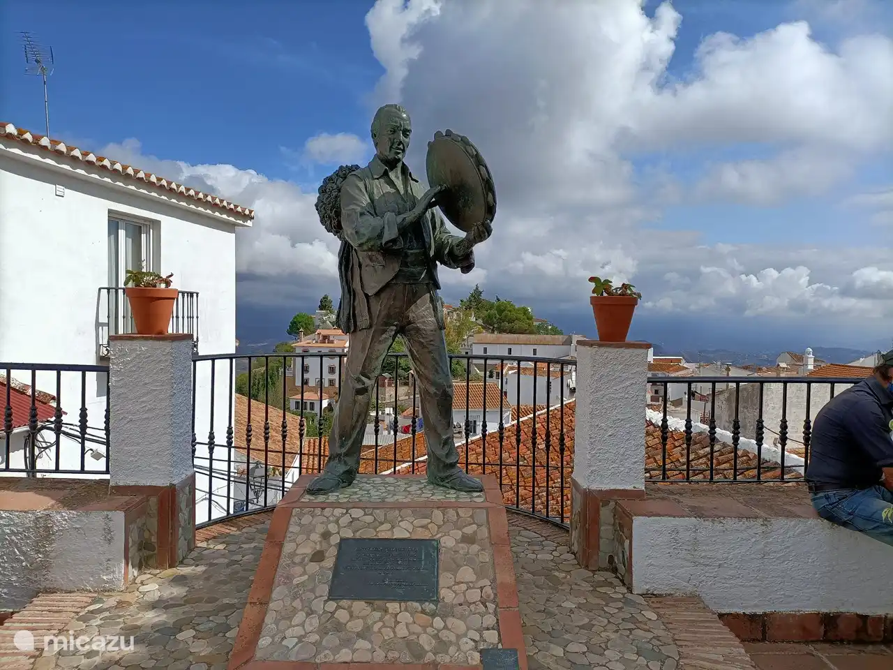 Wir feiern den Country-Tanz „Verdiales“ in Comares