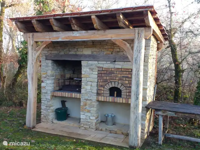 La dama blanca en Francia, Lot, Lavercantière - casa rural / cabaña La barbacoa