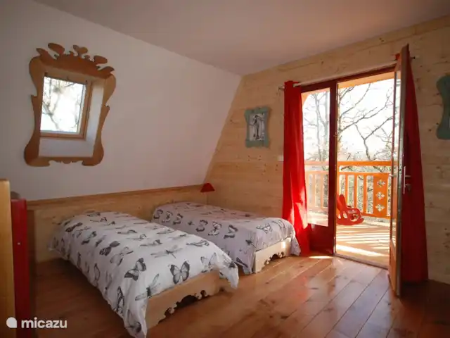 La dama blanca en Francia, Lot, Lavercantière - casa rural / cabaña dormitorio de arriba