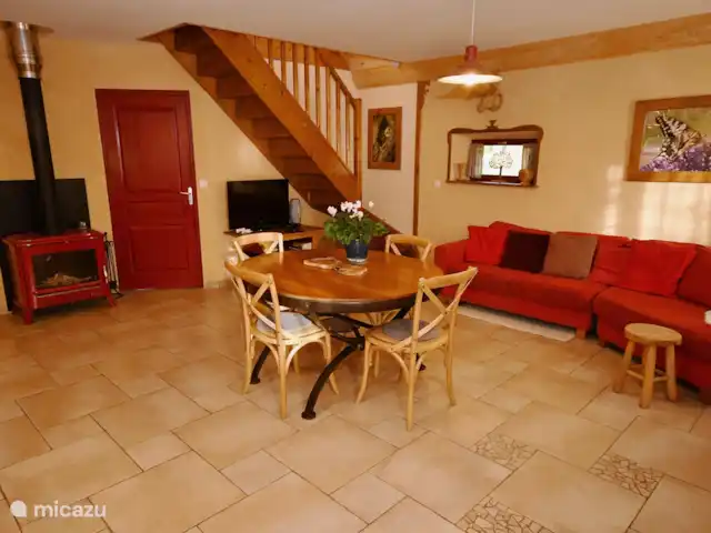 La dama blanca en Francia, Lot, Lavercantière - casa rural / cabaña salón