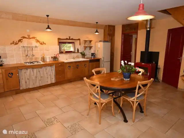 La dama blanca en Francia, Lot, Lavercantière - casa rural / cabaña cocina