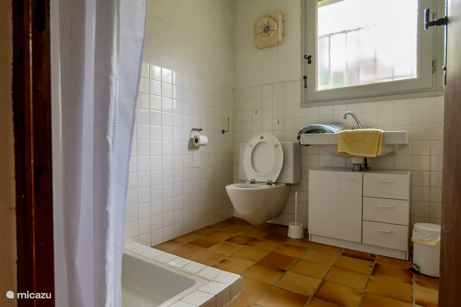 Salle de bain 2 (pour les chambres 1 et 2)