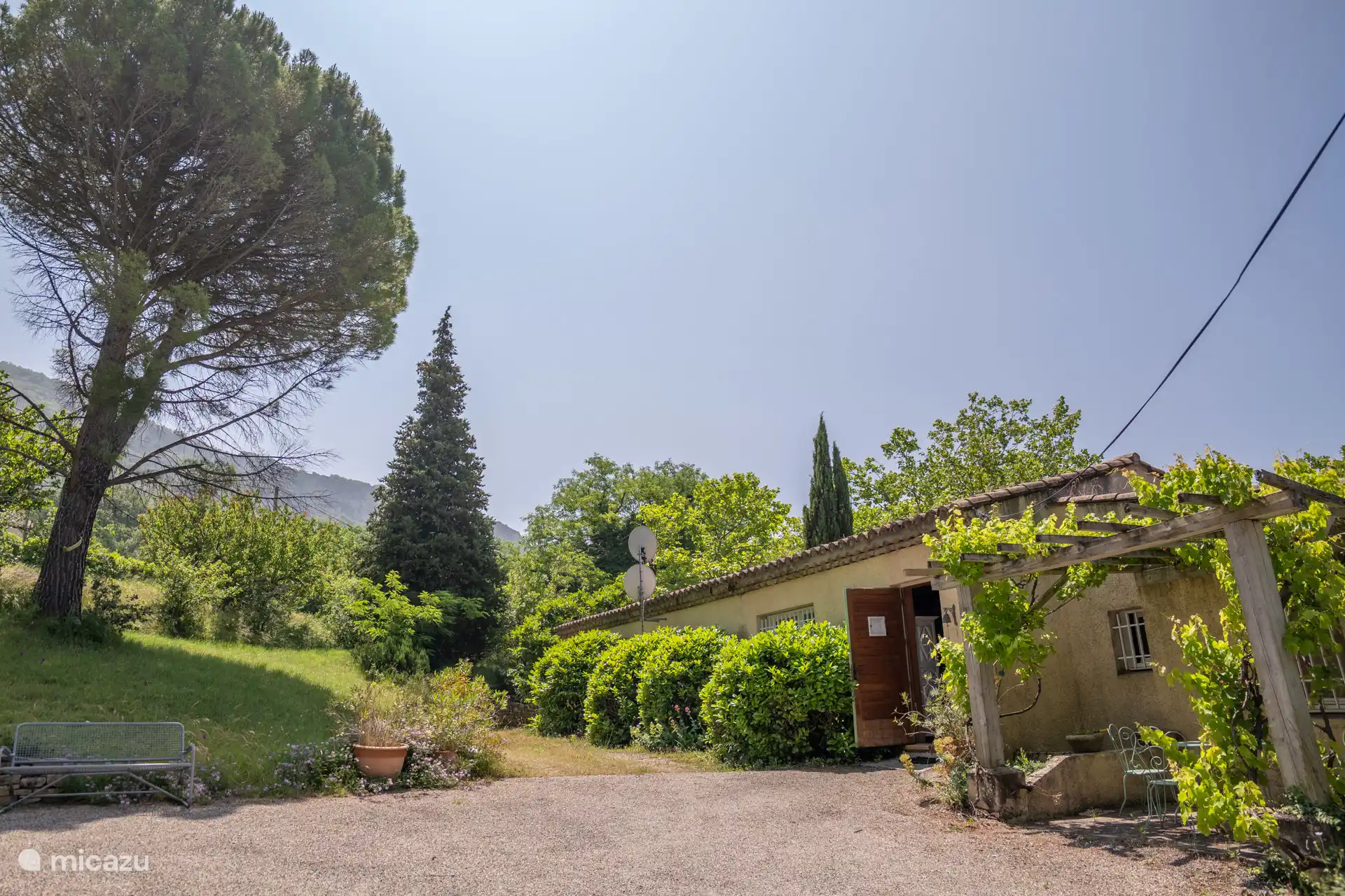 bungalow, Nyons, Drôme, France - Le beau verger
