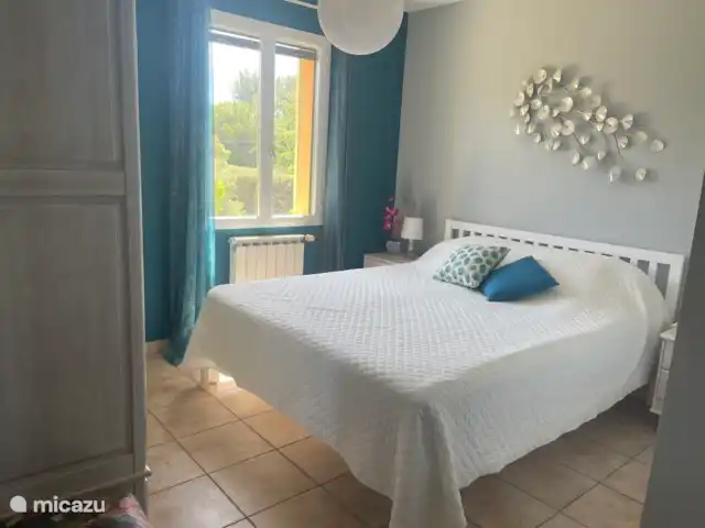 villa huren in Frankrijk, Vaucluse, Saint-Saturnin-lès-Apt – L'EDEN slaapkamer 1 
van 14m2 met bed 160X200
