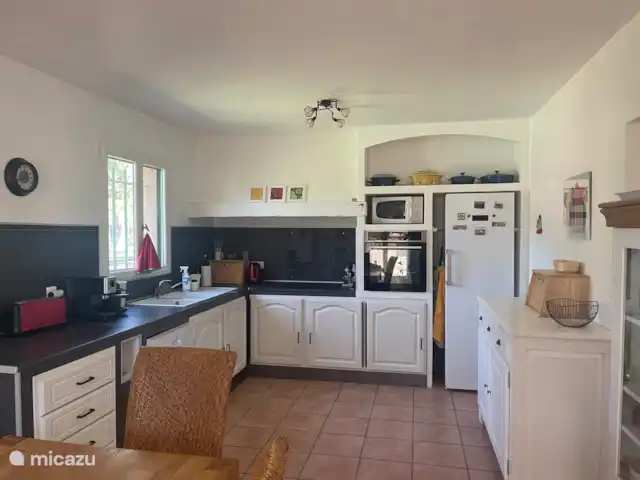 villa huren in Frankrijk, Vaucluse, Saint-Saturnin-lès-Apt – L'EDEN Grote keuken