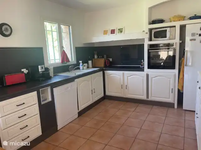 villa huren in Frankrijk, Vaucluse, Saint-Saturnin-lès-Apt – L'EDEN ingerichte keuken