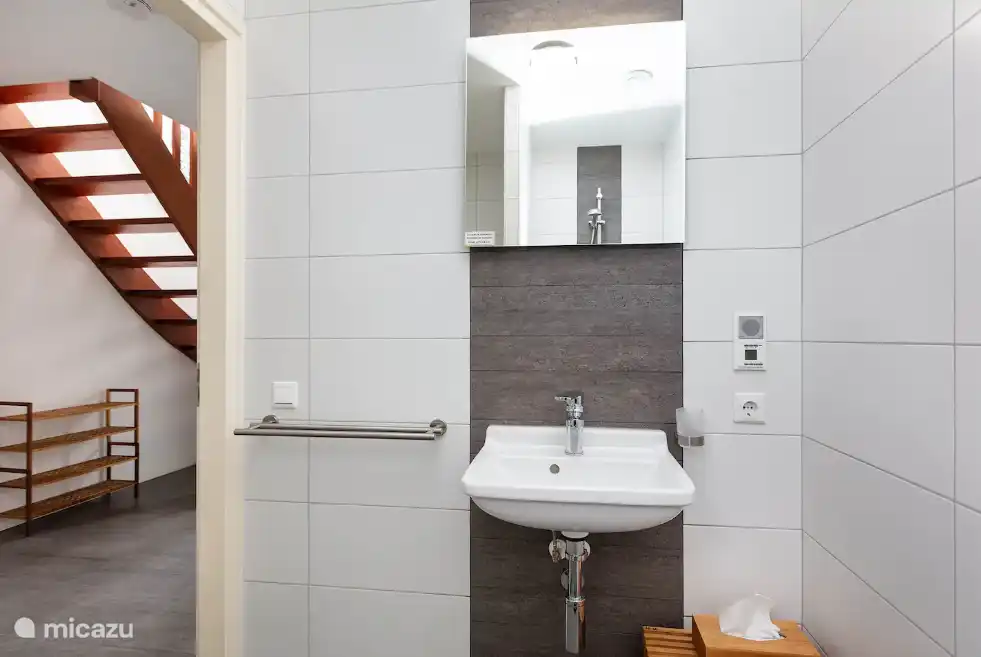 Kleines Badezimmer im Erdgeschoss