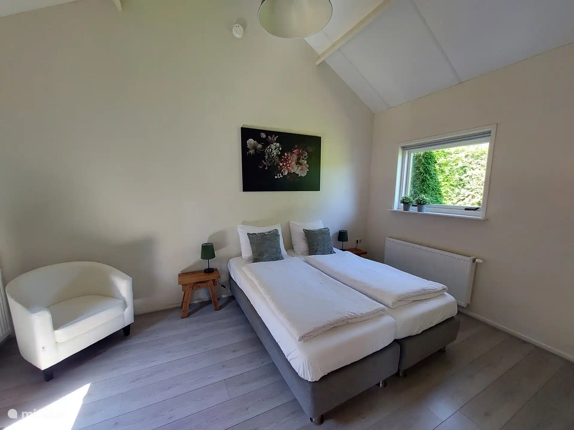 Chambre spacieuse avec 2 sommiers simples