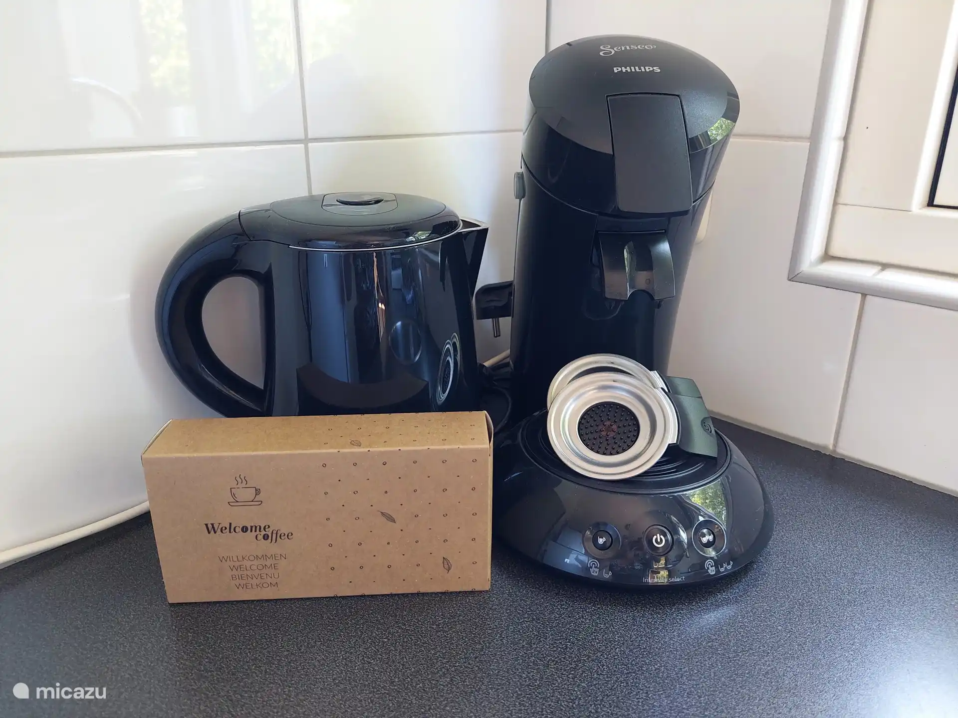 Senseo apparaat, waterkoker en koffie/ thee pakketje bij aankomst!
