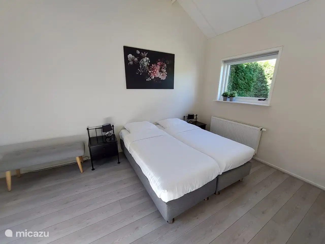 Schlafzimmer 1 mit Boxspringbetten, die bei Ihrer Ankunft bezogen wurden!