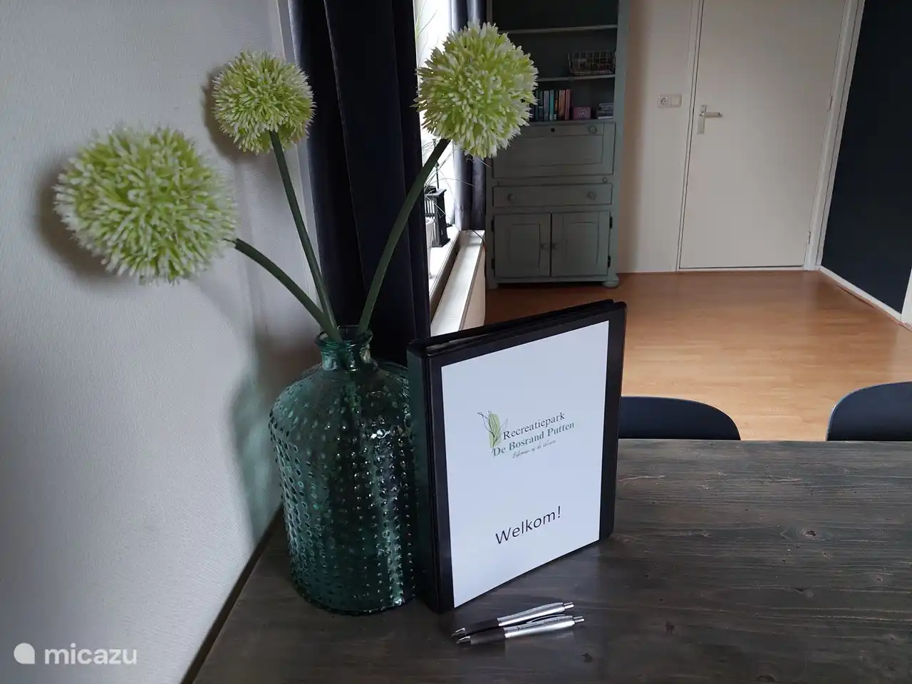 Ordner mit Informationen zur Terrasse