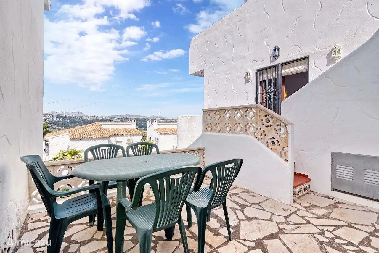 Eingang und 2. Balkon