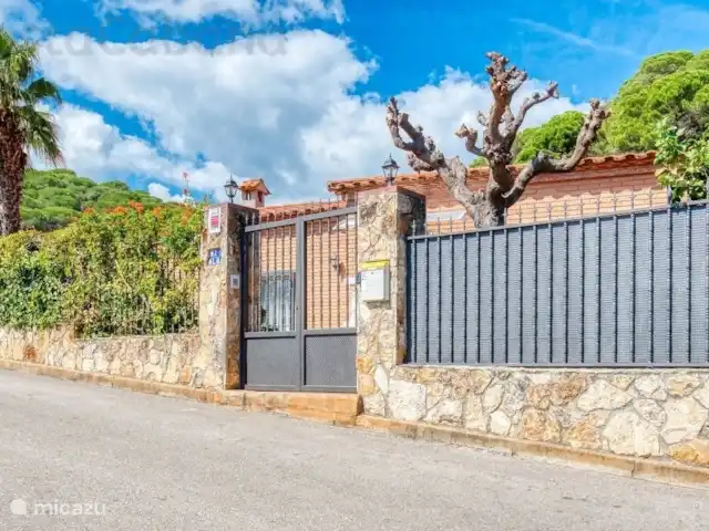 Costa Cabaña - Villa Alba | Espagne, Costa Brava, Lloret de Mar - villa La Villa Alba est située à quelques pas de la magnifique plage de Canyelles, idéale pour un séjour inoubliable !