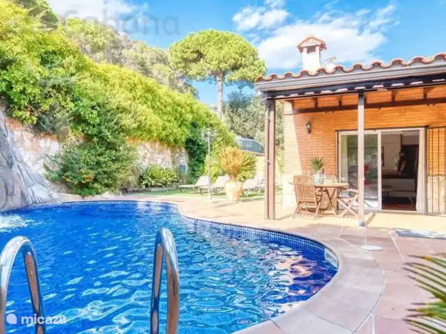 Costa Cabaña - Villa Alba | Espagne, Costa Brava, Lloret de Mar - villa La Villa Alba est située à quelques pas de la magnifique plage de Canyelles, idéale pour un séjour inoubliable !