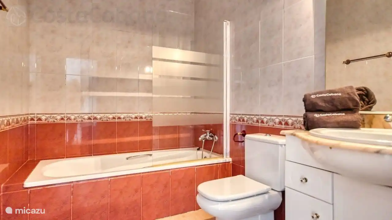 Wonderful private villa with stunning sea views and ideal for young people