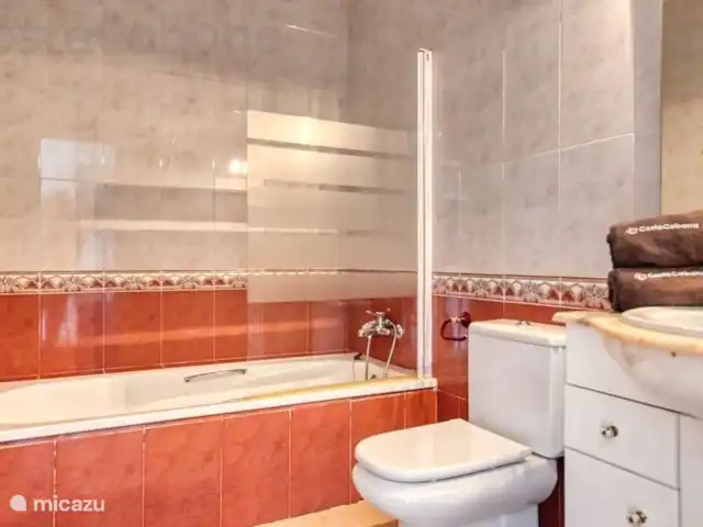 villa huren in Spanje, Costa Brava, Lloret de Mar – CostaCabana - Villa Sunrise Heerlijke privé villa met schitterend zeezicht en ideaal voor jongeren