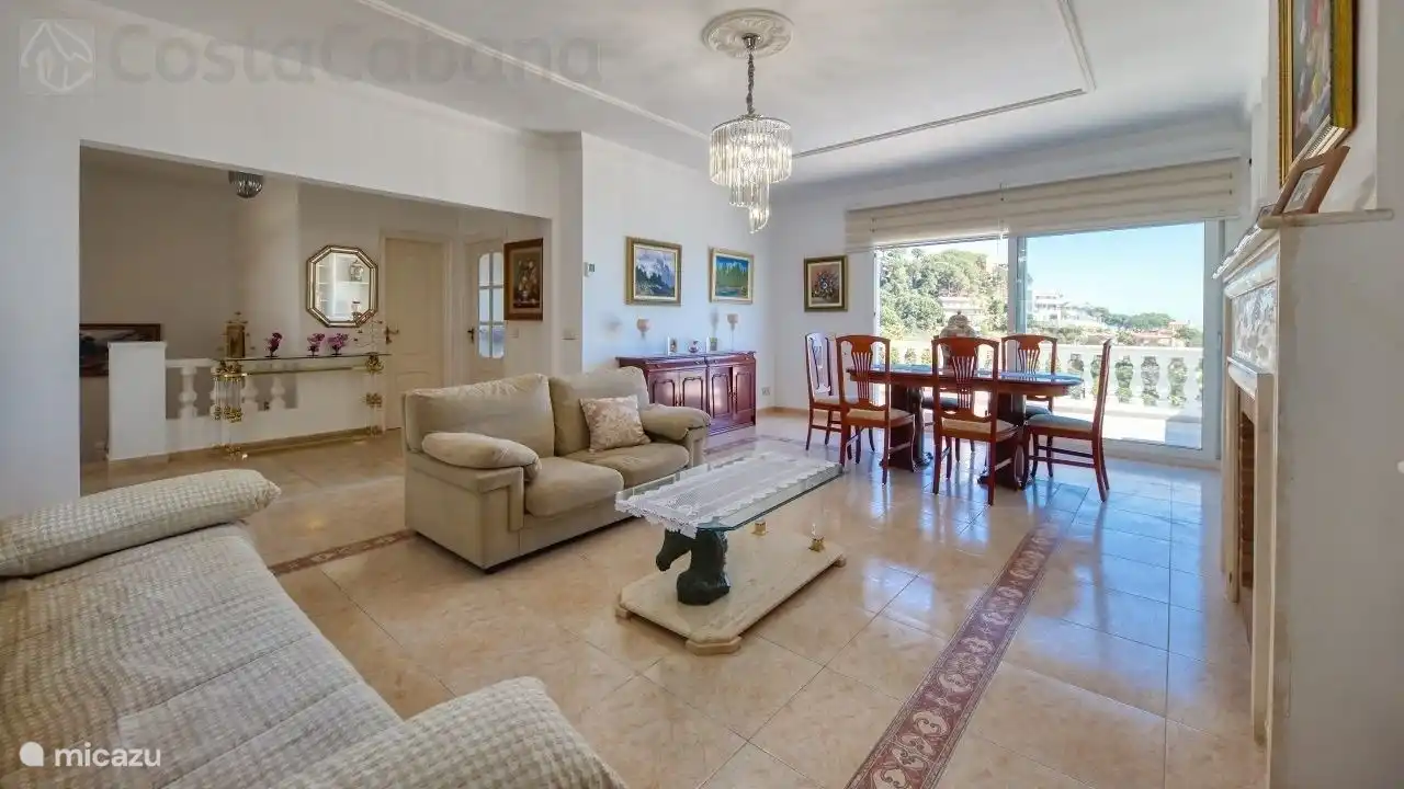 Wonderful private villa with stunning sea views and ideal for young people