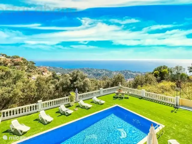 villa huren in Spanje, Costa Brava, Lloret de Mar – CostaCabana - Villa Sunrise Heerlijke privé villa met schitterend zeezicht en ideaal voor jongeren
